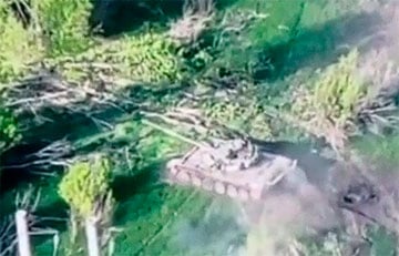 Московитский танк за 20 секунд умудрился «поймать» две мины