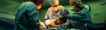 Белорусские хирурги впервые в СНГ провели операцию по одновременной пластике трех артериальных отделов