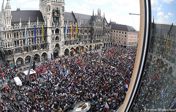 Десятки тысяч баварцев вышли на марш против полиции