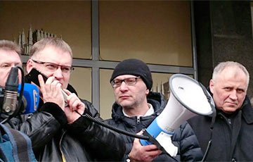 Северинец и Шумченко оштрафованы за лозунг «Работу!»