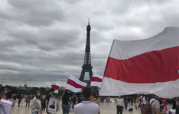 Страна Шагала против диктатуры: как прошел парижский митинг солидарности с Беларусью