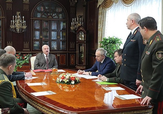 Лукашенко произвел кадровые перестановки в руководстве КГБ и МВД