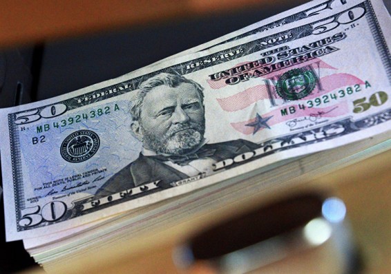 Внешний госдолг Беларуси вырос за восемь месяцев на 896 миллионов долларов