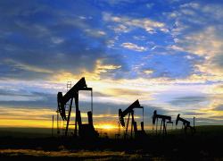 Цены на нефть упали ниже $56