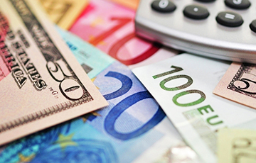 За сегодня доллар вырос на 4%, евро — на 3%