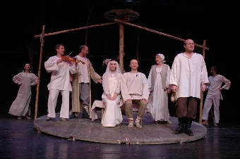 Десятилетие спектакля "Адвечная песня" отпразднуют в театре белорусской драматургии