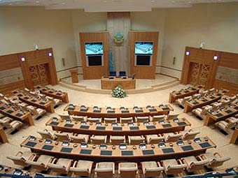 Парламент Казахстана усилил контроль над интернетом