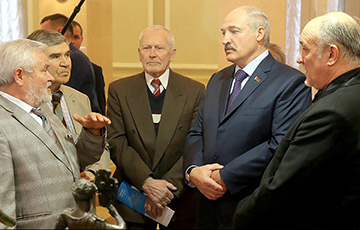 «Театрал» Лукашенко: Деньги надо платить тем, кто их заслуживает