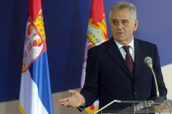 Николич пригласил Лукашенко в Сербию
