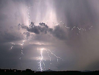 Сильные дожди грозы пройдут 14 июля в отдельных районах Беларуси