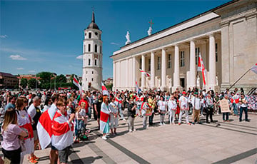 По всему миру проходят акции солидарности с беларусскими политзаключенными