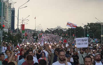 Протестующие возвращаются в центр Минска