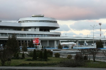 Три самолета "Белавиа" ожидают вылета в Бургас в Национальном аэропорту Минск