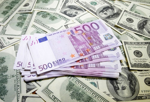 Доллар и евро значительно подорожали