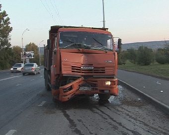Водитель легковушки погиб при столкновении с грузовиком в Минском районе