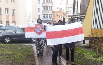 Жители улицы Гвардейской в Минске уже вышли