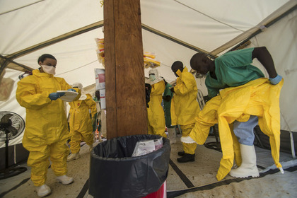 В Западной Африке от лихорадки Эбола погибло почти 900 человек