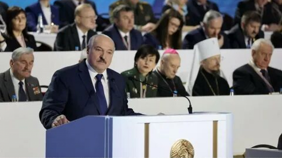 &quot;Государство не должно всех нести на плечах&quot;. Что пообещал Лукашенко по &quot;социалке&quot;