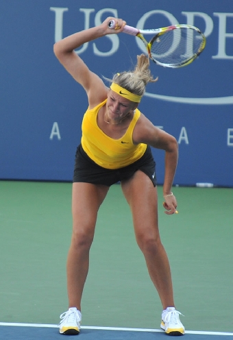 Соперницей Виктории Азаренко в полуфинале теннисного турнира будет американка Серена Уильямс
