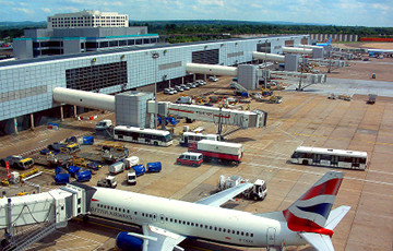 Лондонский аэропорт Хитроу отменил более 170 рейсов из-за забастовки