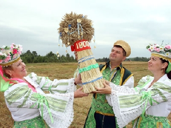 Хлеборобы Минской области собрали 2 млн.т зерна нового урожая, Витебской - 1 млн.т