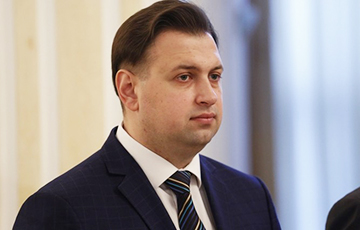Советника Додона выгнали с заседания парламента Молдовы