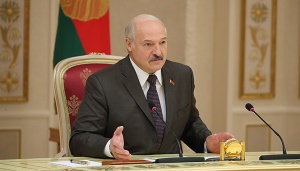 Лукашенко рассказал о Конституции, медленных реформах и демократии в Беларуси