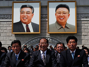 Школьницу наградили посмертно за спасение портретов лидеров КНДР