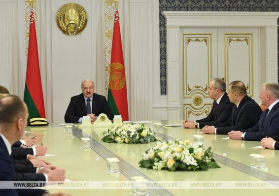 Лукашенко предупредил, что предстоящий год будет непростым