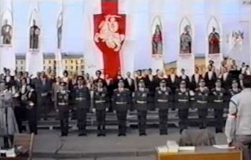 Как белорусские военные принимали присягу под бело-красно-белым флагом