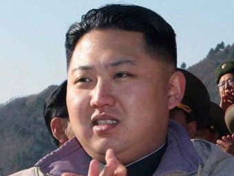 Ким Чен Ына провозгласили военным гением