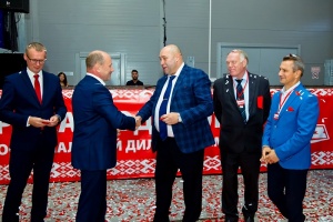 В Ярославле открыли первый монобрендовый дилерский центр МАЗ