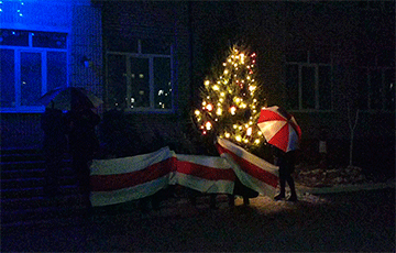 Жители Жодино на вечерней акции озвучили новогоднее желание миллионов белорусов
