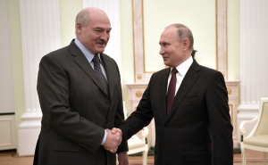Лукашенко на встрече с Путиным: мы к вам зачастили