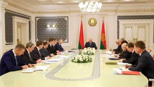 Лукашенко лишит поддержки некоторые предприятия и грозит руководителям тюрьмой