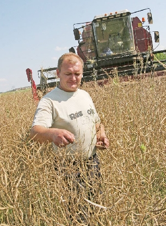 Комбайнер из Минского района поставил абсолютный рекорд уборочной кампании в Беларуси