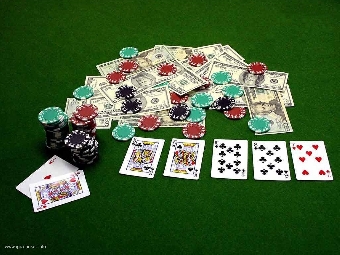 В Гродно после проигрыша в покер молодой человек ограбил квартиру на $200 тыс.