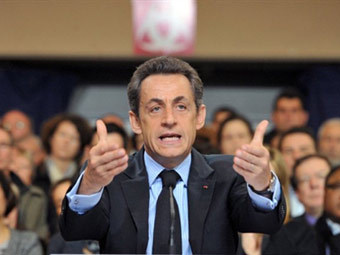 Саркози призвал срочно ввести санкции против Ливии