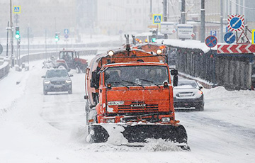 На Москву обрушился сильнейший за 140 лет снегопад