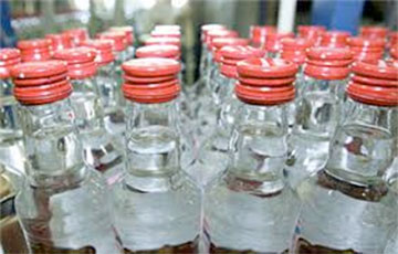 Алкогольное лобби: власти Беларуси хотят усилить позиции «Минск Кристалла»