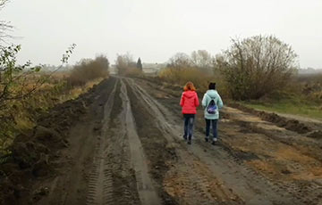 Жители деревни под Слуцком показали, куда идет «дорожный налог»