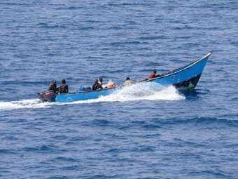 Сомалийские пираты освободили итальянцев с захваченного буксира
