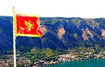 Черногория начала требовать COVID-сертификаты для посещения ресторанов