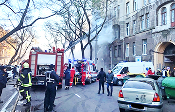 В Одессе горит здание колледжа: много пострадавших