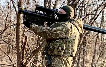 Украинские десантники устроили «фейерверк» из техники оккупантов