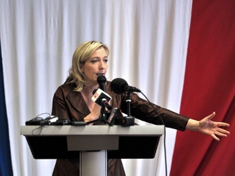 Дочери Ле Пена предсказали лидерство в первом туре президентских выборов