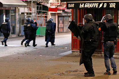 В Сен-Дени завершился штурм квартиры террористов
