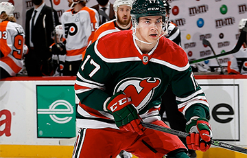 Белорус Егор Шарангович стал третье звездой дня в НХЛ