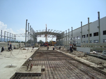 Завершается строительство завода по выпуску железобетона в Островце