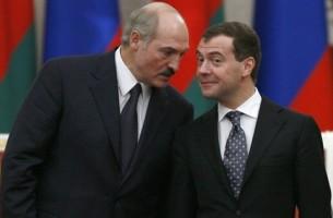 Лукашенко прилетел к Медведеву обсудить проблемы ЕрАзЭС